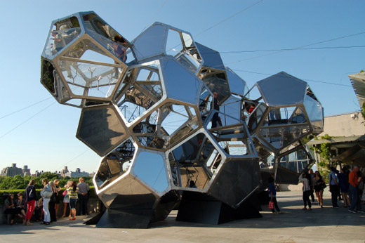 توماس ساراسنو و خلق آثار هندسی در آسمان شهر