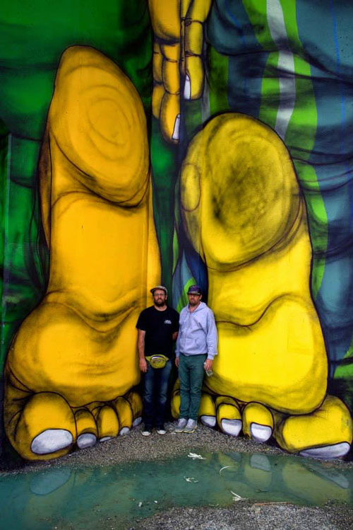 هنر خیابانی بروی سیلوهای عظیم الجسه ونکوور کانادا